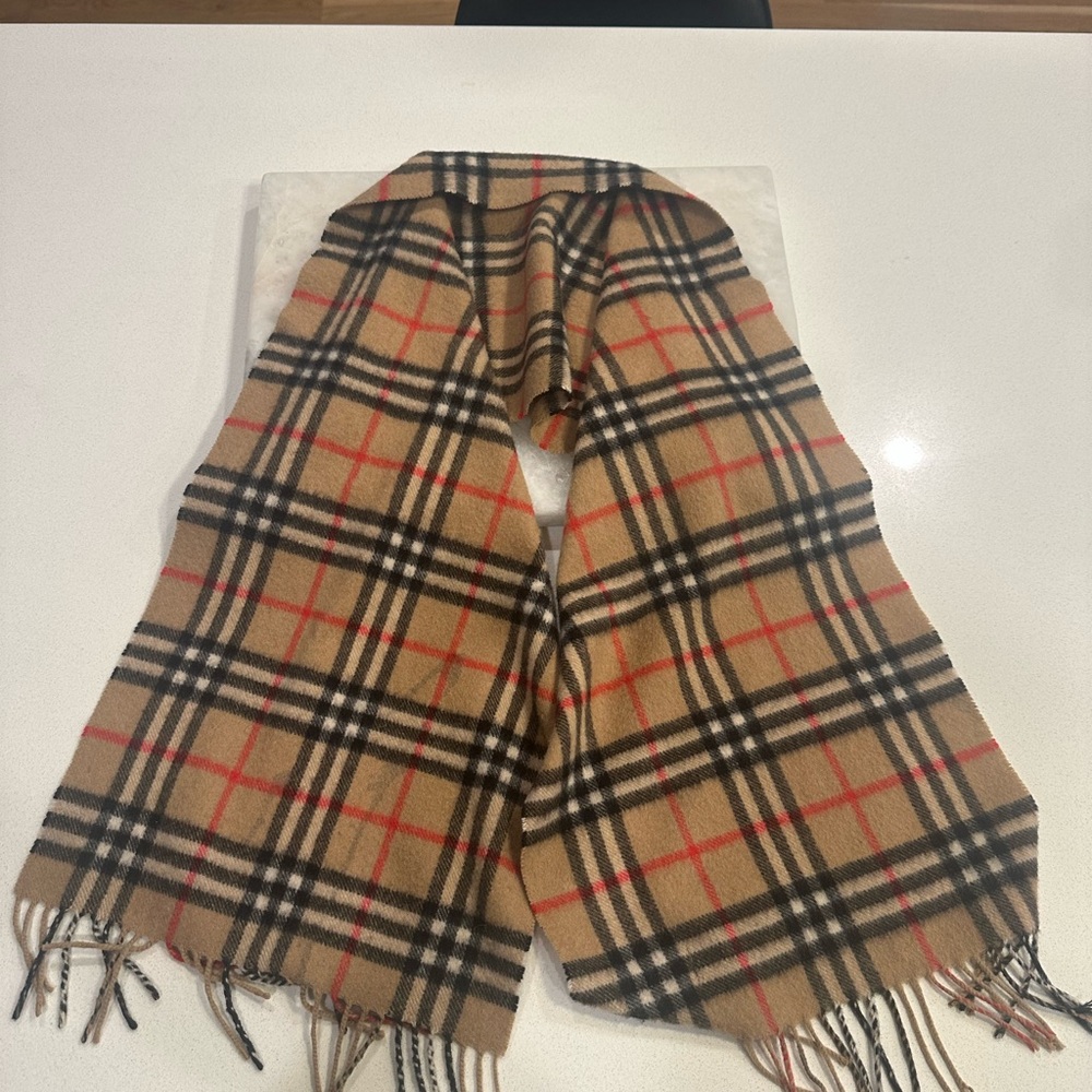 Cashmere Burberry Checkered Scarf in Tan and Black